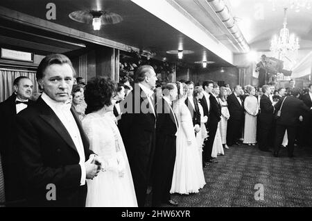 The Taming of the Shrew, Royal film Performance, The Odeon, Leicester Square, Londres, Lundi 27th février 1967. Notre photo montre ... acteur Richard Burton qui joue Petruchio dans le film. Banque D'Images