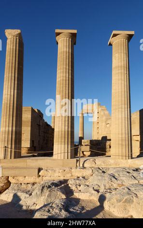 Lindos, Grèce - 27 septembre 2021, vue sur les ruines de l'acropole de Lindos, Rhodes, Grèce Banque D'Images