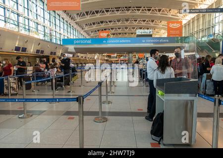 Belle photo de l'intérieur de l'aéroport international d'Ezeiza Ministro Pistarini Banque D'Images