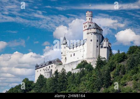 Niederfell, vallée du Rhin, en Allemagne. Forteresse de Marksburg, 12e-15e siècle. Banque D'Images