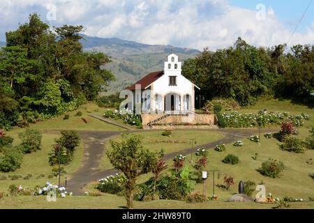 La Mariana Wedding Chapel, Villa Blanca Cloud Forest Hotel, réserve naturelle de Los Angeles, San Ramon, Costa Rica, Amérique centrale Banque D'Images