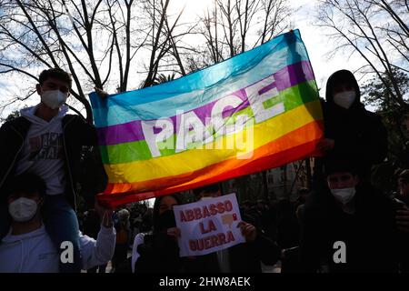 Rome, Italie. 04th mars 2022. Italie, Rome, 4 mars 2022 : manifestation pour la paix. La communauté de Sant'Egidio organise une flashmob contre la guerre en Ukraine photo Remo Casilli/Sintesi/Alamy Live News Banque D'Images