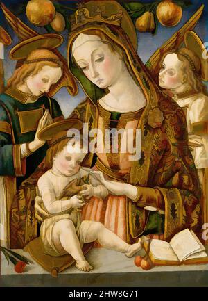 Art inspiré par Madonna et l'enfant avec deux anges, ca. 1481–82, Tempera et or sur bois, 21 7/8 x 16 po. (55,6 x 40,6 cm), peintures, Vittore Crivelli (italien, Venise, actif par 1465–mort 1501/2 Fermo), cette charmante Madonna et l'enfant emploie quelques-uns des mêmes dispositifs picturales utilisés, oeuvres classiques modernisées par Artotop avec une touche de modernité. Formes, couleur et valeur, impact visuel accrocheur sur l'art émotions par la liberté d'œuvres d'art d'une manière contemporaine. Un message intemporel qui cherche une nouvelle direction créative. Artistes qui se tournent vers le support numérique et créent le NFT Artotop Banque D'Images