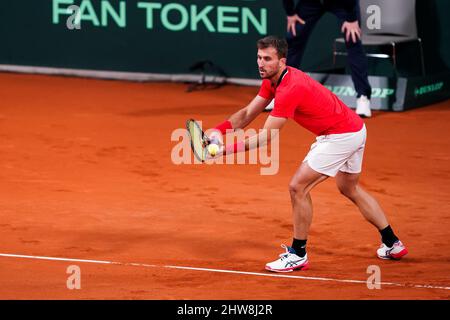 La Haye, pays-Bas. 04th mars 2022. DEN HAAG, PAYS-BAS - MARS 4: Steven Diez du Canada sert dans son match des célibataires contre Tallon Griekspoor des pays-Bas pendant le qualificateur de coupe Davis 2022 entre les pays-Bas et le Canada au Sportcampus Zuiderpark le 4 mars 2022 à Den Haag, pays-Bas (photo par Andre Weening/Orange Pictures) crédit: Orange pics BV/Alay Live News Banque D'Images