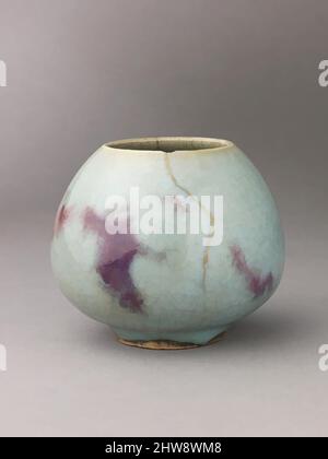 Art inspiré par le pot, Jun ware, ca. 13th Century, chinois, grès avec glaçure bleu éclaboussé., hauteur 3 9/16 po. (9 cm.), céramique, chinoise, dynastie Jin/Yuan, œuvres classiques modernisées par Artotop avec une touche de modernité. Formes, couleur et valeur, impact visuel accrocheur sur l'art émotions par la liberté d'œuvres d'art d'une manière contemporaine. Un message intemporel qui cherche une nouvelle direction créative. Artistes qui se tournent vers le support numérique et créent le NFT Artotop Banque D'Images