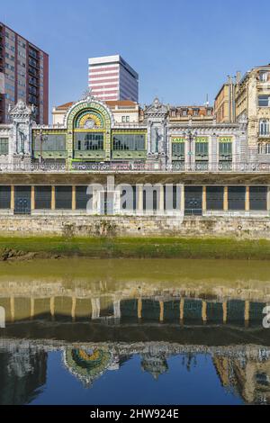 Bilbao, Espagne, le 15 février 2022. Façade de la gare d'Abando, Bilbao Banque D'Images