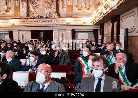 Naples, Campanie, ITALIE. 5th févr. 2021. 04/02/22 Naples, au Palazzo Reale ce matin, les Etats généraux de la Méditerranée ont eu lieu, avec la présence du Ministre de la cohésion Sud et territoriale (Credit image: © Fabio Sasso/ZUMA Press Wire) Banque D'Images