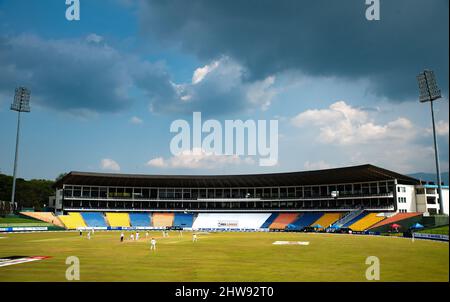 Vue du Pallekele International Cricket Stadium est photographié pendant le match de cricket d'essai entre le Sri Lanka et le Bangladesh, 2021 Banque D'Images