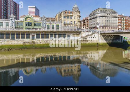 Bilbao, Espagne, le 15 février 2022. Façade de la gare d'Abando, Bilbao Banque D'Images