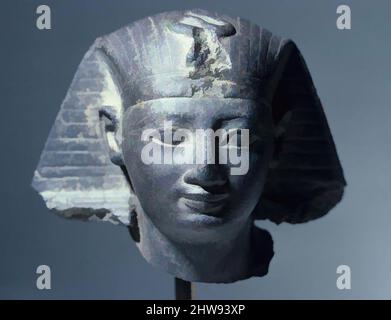 Art inspiré par la tête de la statuette d'un roi, Nouveau Royaume, dynastie 18, ca. 1479–1458 av. J.-C., d'Égypte, Basalt, h. 5 cm (1 15/16 po, œuvres classiques modernisées par Artotop avec une touche de modernité. Formes, couleur et valeur, impact visuel accrocheur sur l'art émotions par la liberté d'œuvres d'art d'une manière contemporaine. Un message intemporel qui cherche une nouvelle direction créative. Artistes qui se tournent vers le support numérique et créent le NFT Artotop Banque D'Images