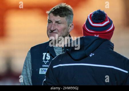 Hull, Royaume-Uni. 04th mars 2022. Tony Smith Hull KR Head Coach lors du match Super League entre Hull KR et St Helens au Sewell Group Craven Park, Hull, le 4 mars 2022. Photo de Simon Hall. Utilisation éditoriale uniquement, licence requise pour une utilisation commerciale. Aucune utilisation dans les Paris, les jeux ou les publications d'un seul club/ligue/joueur. Crédit: UK Sports pics Ltd/Alay Live News crédit: UK Sports pics Ltd/Alay Live News Banque D'Images