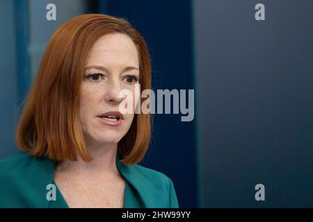 Washington DC, États-Unis. 04th mars 2022. Le secrétaire de presse de la Maison Blanche, Jen Psaki, participe à un exposé à la Maison Blanche à Washington, DC; le 4 mars 2022. Photo de Chris Kleponis/ABACAPRESS.COM crédit: Abaca Press/Alay Live News Banque D'Images