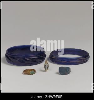 Art inspiré par les bagues et bracelets de verre, hellénistique et impérial, 3rd siècle avant J.-C. –4th siècle avant J.-C., grec et romain, verre, à l'époque préhistorique, verre naturel, appelé obsidienne, a été utilisé non seulement pour des armes et des outils mais aussi pour des objets d'ornement personnel. Après, les œuvres classiques modernisées par Artotop avec une touche de modernité. Formes, couleur et valeur, impact visuel accrocheur sur l'art émotions par la liberté d'œuvres d'art d'une manière contemporaine. Un message intemporel qui cherche une nouvelle direction créative. Artistes qui se tournent vers le support numérique et créent le NFT Artotop Banque D'Images