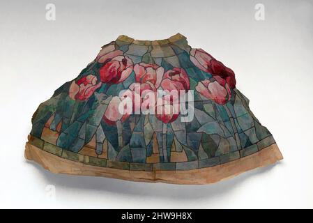 Art inspiré par Sample Pattern for a lamp Shade, 1900–1907, Made in New York, New York, États-Unis, American, Metal, tissu, verre, 5a : 9 1/2 x 16 1/16 po (24,1 x 40,8 cm), Glass, Tiffany Studios (1902–32), les motifs floraux dominent certains des plus évocateurs de la nature, les œuvres classiques modernisées par Artotop avec une touche de modernité. Formes, couleur et valeur, impact visuel accrocheur sur l'art émotions par la liberté d'œuvres d'art d'une manière contemporaine. Un message intemporel qui cherche une nouvelle direction créative. Artistes qui se tournent vers le support numérique et créent le NFT Artotop Banque D'Images