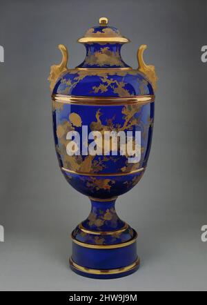 Art inspiré par un vase couvert sur Plinth, 1892, fabriqué à Trenton, New Jersey, États-Unis, Américain, faïence, base et couverture: GW. 39 1/2 x 17 1/2 po (100,3 x 44,5 cm), céramique, Burroughs & Mountford (États-Unis, Trenton, New Jersey, 1879 environ 1901), Trenton, New Jersey a été, les œuvres classiques modernisées par Artotop avec un peu de modernité. Formes, couleur et valeur, impact visuel accrocheur sur l'art émotions par la liberté d'œuvres d'art d'une manière contemporaine. Un message intemporel qui cherche une nouvelle direction créative. Artistes qui se tournent vers le support numérique et créent le NFT Artotop Banque D'Images