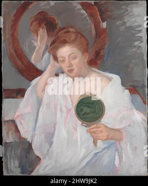 Art inspiré par Denise à sa coiffeuse, ca. 1908–9, huile sur toile, 32 7/8 x 27 1/8 in. (83,5 x 68,9 cm), peintures, Mary Cassatt (américaine, Pittsburgh, Pennsylvanie 1844–1926 le Mesnil-Théribus, Oise), tenant un miroir de main soutenu de moiré vert, un joli auburn-cheveux jeune, oeuvres classiques modernisées par Artotop avec une touche de modernité. Formes, couleur et valeur, impact visuel accrocheur sur l'art émotions par la liberté d'œuvres d'art d'une manière contemporaine. Un message intemporel qui cherche une nouvelle direction créative. Artistes qui se tournent vers le support numérique et créent le NFT Artotop Banque D'Images