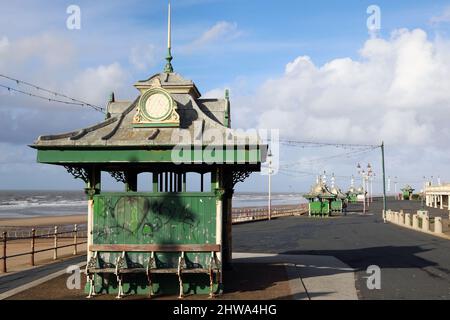 Abri victorien, face à la mer de Blackpool Banque D'Images