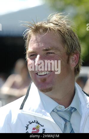 7 août 2004 : Portrait de SHANE WARNE, le chef de l'équipe mondiale de Dubai Duty Free, à l'occasion de la journée de la coupe du Shergar Blue Square à Ascot. Photo: Neil Tingle/action plus.course de chevaux 040807 cricket