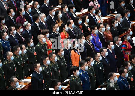 Pékin, Chine. 5th mars 2022. La cinquième session du Congrès national du peuple (CNP) de 13th s'ouvre au Grand Hall du peuple de Beijing, capitale de la Chine, le 5 mars 2022. Credit: Gao Jie/Xinhua/Alay Live News Banque D'Images