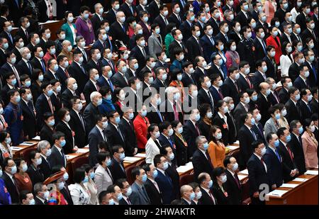 Pékin, Chine. 5th mars 2022. La cinquième session du Congrès national du peuple (CNP) de 13th s'ouvre au Grand Hall du peuple de Beijing, capitale de la Chine, le 5 mars 2022. Credit: Gao Jie/Xinhua/Alay Live News Banque D'Images