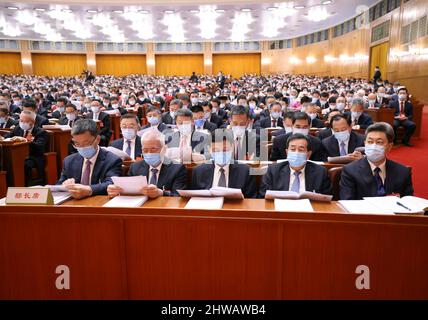 Pékin, Chine. 5th mars 2022. La cinquième session du Congrès national du peuple (CNP) de 13th s'ouvre au Grand Hall du peuple de Beijing, capitale de la Chine, le 5 mars 2022. Credit: Liu Weibing/Xinhua/Alay Live News Banque D'Images