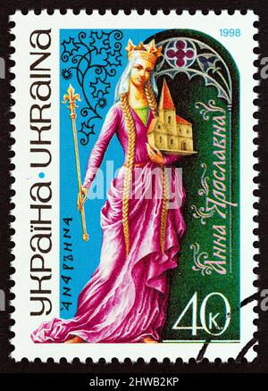 UKRAINE - VERS 1998 : un timbre imprimé en Ukraine montre la reine consort de Henri Ier de France, Anna Yaroslavna, vers 1998. Banque D'Images