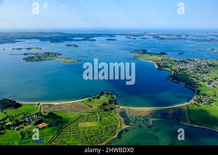 France. Bretagne. Golfe du Morbihan (56) vue aérienne de l'île d'Arz Banque D'Images