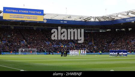 Leicester, Royaume-Uni. 5th mars 2022. Les deux équipes montrent leur soutien à l'Ukraine lors du match de la Premier League au King Power Stadium de Leicester. Crédit photo à lire: Darren Staples / Sportimage crédit: Sportimage / Alay Live News crédit: Sportimage / Alay Live News Banque D'Images