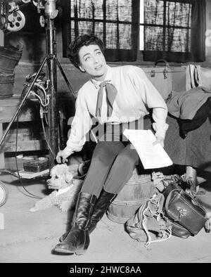 JOAN CRAWFORD dans JOHNNY GUITAR (1954), réalisé par NICHOLAS RAY. Credit: RÉPUBLIQUE PHOTOS / Album Banque D'Images