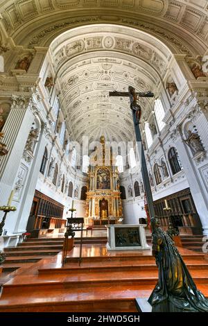 Munich, Allemagne - 20 juillet 2021 : intérieur de l'église Saint-Michel à Munich, Allemagne. Banque D'Images