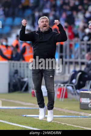 Bochum, Allemagne. 05th mars 2022. Firo : 05.03.2022, Fuvuball, 1.Bundesliga, saison 2021/2022, VfL Bochum - SpVgg Greuther Fvºrth 2:1 jubilation, jubilation finale entraîneur Thomas REIS, Bochum crédit: dpa/Alay Live News Banque D'Images