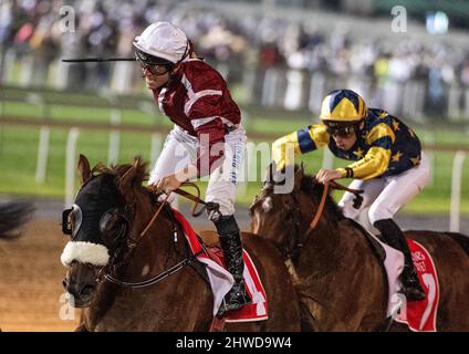 Dubaï, SONT. 5th mars 2022. LE MONDE DE L'EST avec jockey RAY DAWSON gagne G3 Mahab Al Shimaal plus de 1200m (6 furannes) pendant Super Saturday à Meydan Racecourse à Dubaï, Émirats arabes Unis, le 5 mars 2022. (Credit image: © Martin Dokoupil/ZUMA Press Wire) Credit: ZUMA Press, Inc./Alamy Live News Banque D'Images