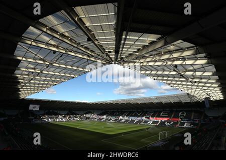 Vue intérieure du stade avant le match de championnat Sky Bet au stade Swansea.com, Swansea. Date de la photo: Samedi 5 mars 2022. Banque D'Images