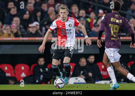 ROTTERDAM, PAYS-BAS - MARS 5: Marcus Holmgren Pedersen de Feyenoord Rotterdam pendant le match néerlandais Eredivisie entre Feyenoord et FC Groningen à de Kuip le 5 mars 2022 à Rotterdam, pays-Bas (photo de Peter Lous/Orange Pictures) Banque D'Images