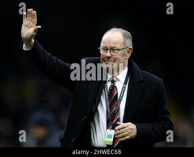 Londres, Angleterre, 5th mars 2022. Barry Lloyd, ancien joueur de Fulham, se met à la vitesse des fans à mi-temps lors du match du championnat Sky Bet à Craven Cottage, Londres. Crédit photo à lire: Paul Terry / Sportimage crédit: Sportimage / Alay Live News Banque D'Images