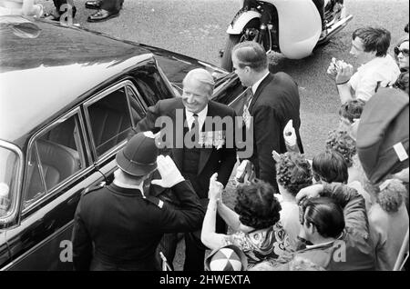 L'investiture du Prince Charles au château de Caernarfon. Sur la photo, Ted Heath arrive pour l'investiture. Caernarfon, pays de Galles. 1st juillet 1969. Banque D'Images