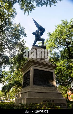 Madison Square à Savannah et le monument William Jasper, Géorgie. Banque D'Images