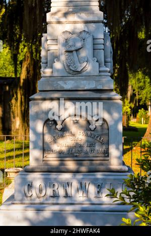 Cimetière nord de Laurel Grove dans la moitié blanche d'un cimetière séparé à Savannah, Géorgie. Banque D'Images