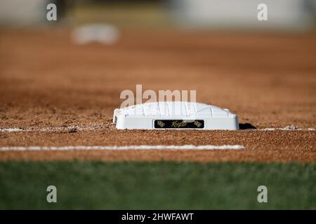 Orlando, Floride, États-Unis. 05th mars 2022. L'Université du centre de la Floride a battu Ole Miss Baseball 1-0 au parc John Euliano à Orlando, en Floride. Photo de Billy Schuerman. Crédit : csm/Alay Live News Banque D'Images