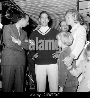 Le Prince Michael de Kent (au centre) participe à la Daily Mail Trans-Atlantic Air Race. Il est accompagné à la Tour GPO par son frère, le Prince Edward, le duc de Kent et sa femme Katharine ainsi que leurs enfants Helen et George Windsor. 11th mai 1969. Banque D'Images