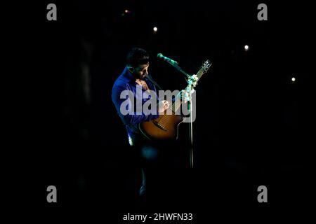 Porto, Portugal. 05th mars 2022. Le chanteur brésilien Gustavo Lima, plus connu pour son style musical de Sertanejo, se produit au SuperBock Arena, à Porto. (Photo de Rita Franca/SOPA Images/Sipa USA) crédit: SIPA USA/Alay Live News Banque D'Images
