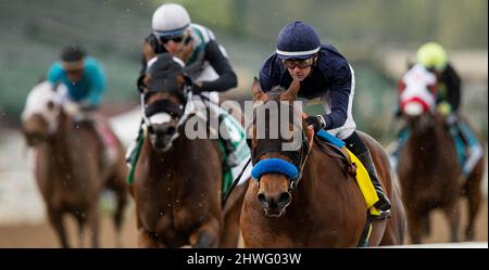 Arcadia, Californie, États-Unis. 5th mars 2022. 05 mars 2022 : Cezanne et Flavien Prat gagnent les parts de San Carlos au parc Santa Anita à Arcadia, Californie, le 05 mars 2022. Evers/Eclipse Sportswire/CSM/Alamy Live News Banque D'Images