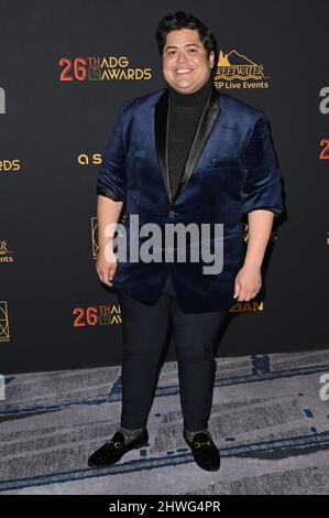 Los Angeles, États-Unis. 05th mars 2022. LOS ANGELES, ÉTATS-UNIS. 05 mars 2022 : Harvey Guillen au 26th. Prix annuels de la Guilde des directeurs artistiques à l'hôtel Intercontinental. Crédit photo : Paul Smith/Alamy Live News Banque D'Images