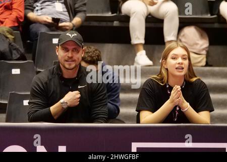 Lyon, France. 05th mars 2022. Team Dayana Yastremska (UKR) en action contre Sorana Cirstea (ROM) lors de la demi-finale de l'Open 6ème sens, Métropole de Lyon 2022, WTA 250 tournoi de tennis le 5 mars 2022 au Palais des Sports de Gerland à Lyon, France - photo Patrick Cannaux / DPPI crédit: DPPI Media/Alay Live News Banque D'Images