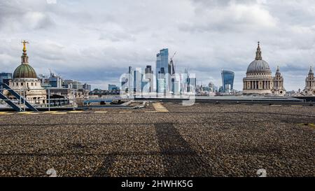 Un panorama de l'horizon de Londres, de l'Old Bailey à la cathédrale Saint-Paul. Banque D'Images