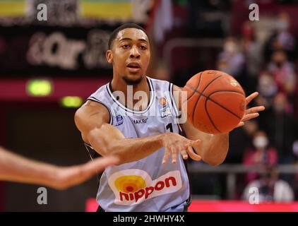 Bonn, Allemagne. 05th mars 2022. Telekom Dome, Basketball Bundesliga, Matchday 23, BBL, Telekom paniers Bonn vs Hakro Merlins Crailsheim, Jaren Lewis (Crailsheim) contrôle le ballon. Crédit : Juergen Schwarz/Alay Live News Banque D'Images