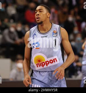 Bonn, Allemagne. 05th mars 2022. Telekom Dome, Basketball Bundesliga, Matchday 23, BBL, Telekom paniers Bonn vs Hakro Merlins Crailsheim, Jaren Lewis (Crailsheim) regarde. Crédit : Juergen Schwarz/Alay Live News Banque D'Images