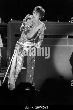 Mick Jagger, Rolling Stones Inglewood Forum, Los Angeles, Californie, États-Unis (concert de charité pour le tremblement de terre nicaraguayen). À l'époque, le concert de rock le plus important jamais connu. 18 janvier 1973 Banque D'Images