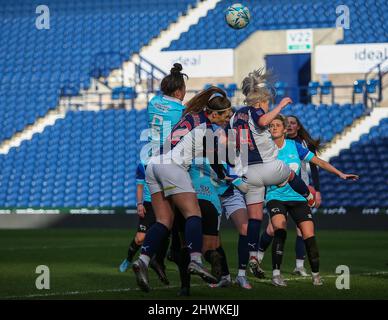 West Bromwich, Royaume-Uni. 06th mars 2022. Nikki Miles (6 Derby County) a un tir à but dans le match WNL entre West Bromwich Albion et Derby County aux Hawthorns. Gareth Evans/SPP crédit: SPP Sport presse photo. /Alamy Live News Banque D'Images