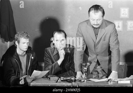 Conférence de presse de l'IRA Provisionals. De gauche à droite, Martin McGuinness, l'officier responsable de l'IRA provisoire à Londonderry, David O'Connell, le tacticien de l'IRA provisionnals, Sean MacStiofain et le chef de cabinet de l'IRA provisionnals. 1st juin 1972. Banque D'Images